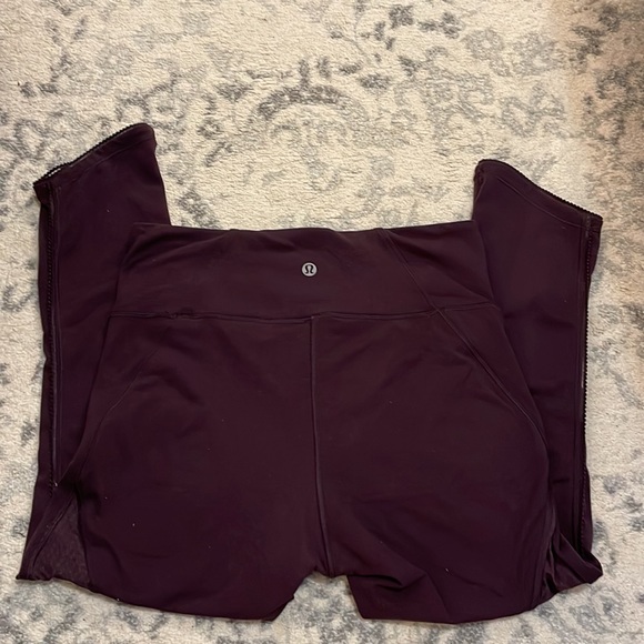 Lululemon scalloped mesh leggings - Picture 2 of 6